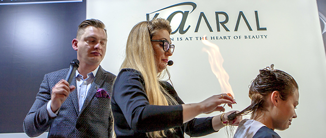 Innowacyjne prezentacje marki KAARAL na Targach LOOK  Marka KAARAL na Targach LOOK w Poznaniu zaprezentowała nową linię kosmetyków dla mężczyzn pod nazwą Manniskan.