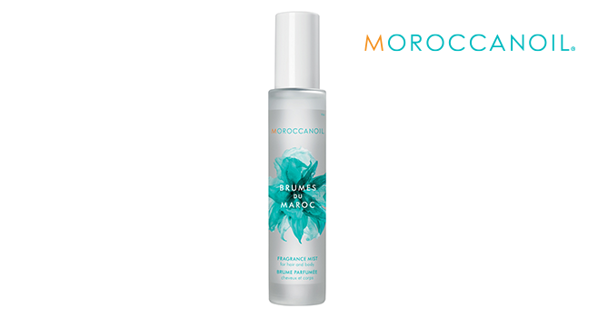 Przedstawiamy pierwszą w naszej historii mgiełkę zapachową do włosów i ciała – Brumes du Maroc. Mgiełka ma oryginalny zapach Moroccanoil – mieszankę pikantnej ambry i słodkich, kwiatowych nut, która z każdym rozpyleniem przenosi zmysły nad Morze Śródziemne.