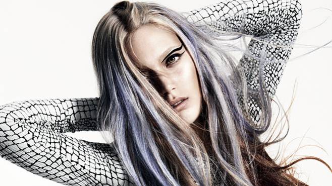 Angelo Seminara dla Davines - Sleek Swan
